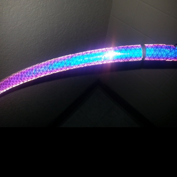 Highly reflective poly pro hula hoop - Picture 2 of 2
